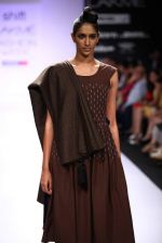 Model walk the ramp for Shift,Payal Khandwala,Roma Narsinghani show at Lakme Fashion Week Day 2 on 4th Aug 2012 (134).JPG